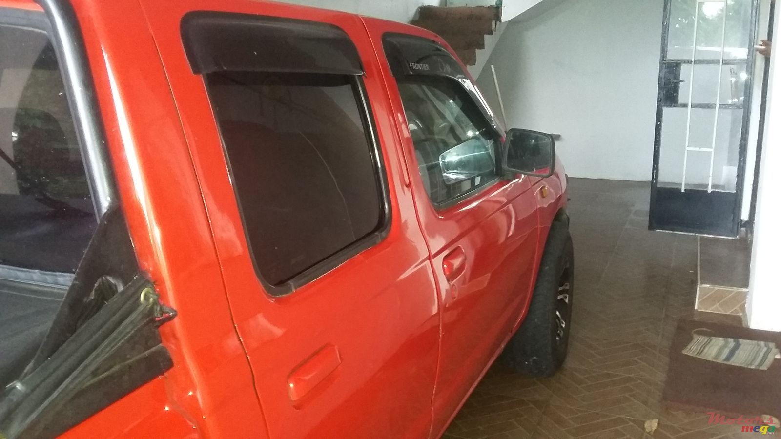 2000' Nissan Hardbody photo #1