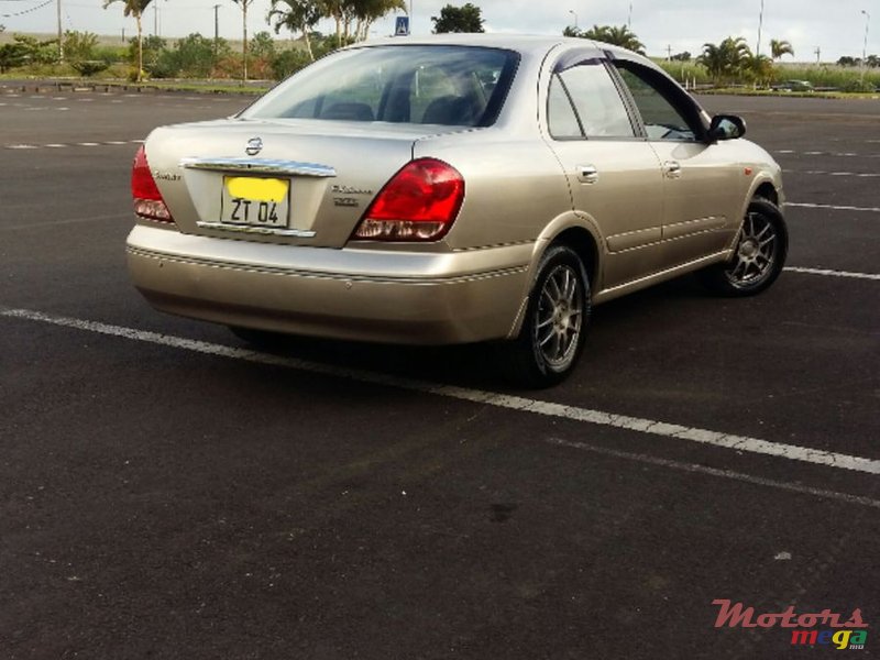 2004' Nissan Sunny photo #2