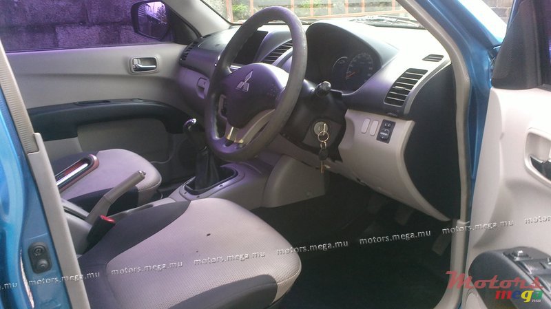 2008' Mitsubishi Sportero L200 photo #4