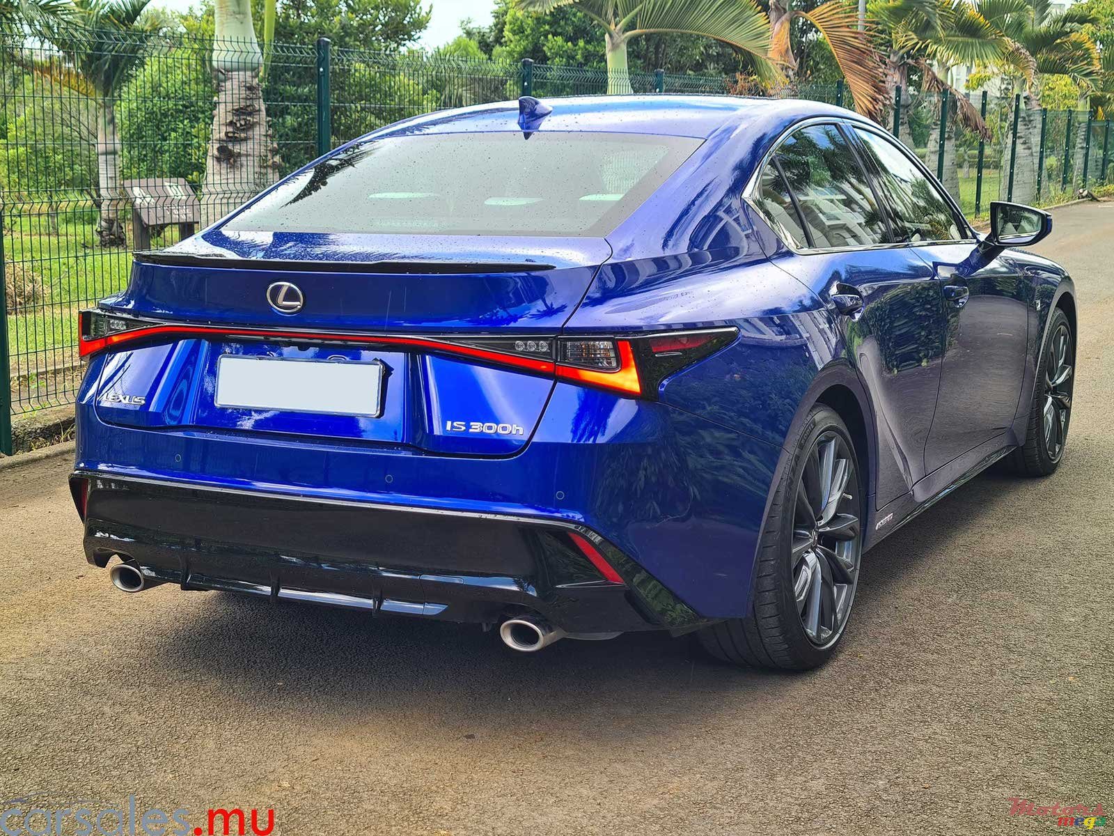 2022' Lexus IS 300 h F-Sport 2.5 Hybrid photo #3