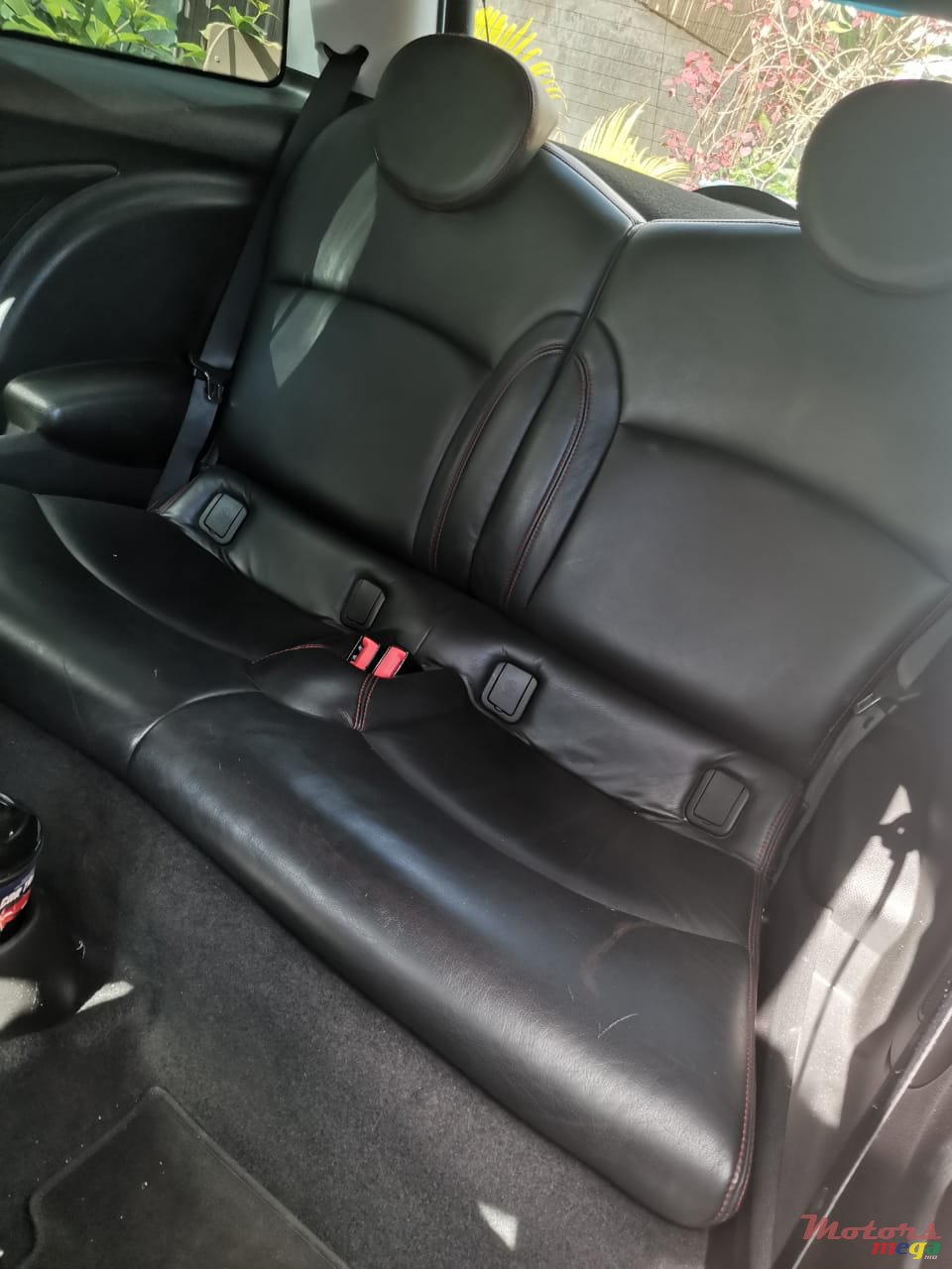 2010' MINI Cooper photo #3