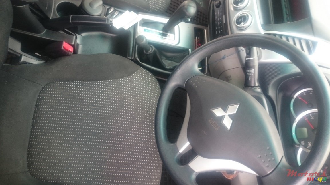 2012' Mitsubishi L 200 SPORTERO photo #3
