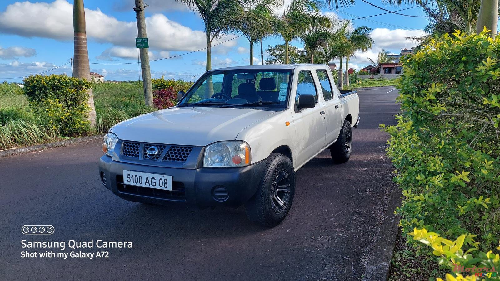 2008' Nissan Navara photo #1