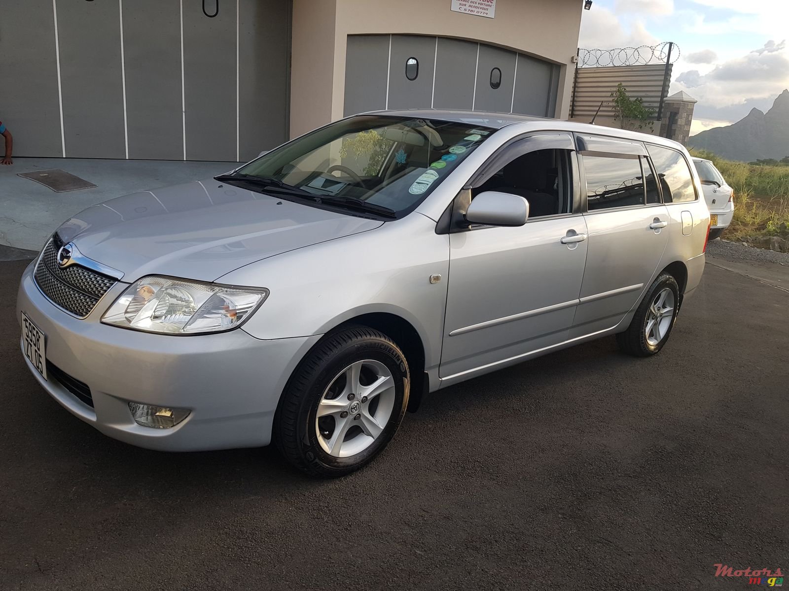 2005' Toyota Corolla fielder photo #6