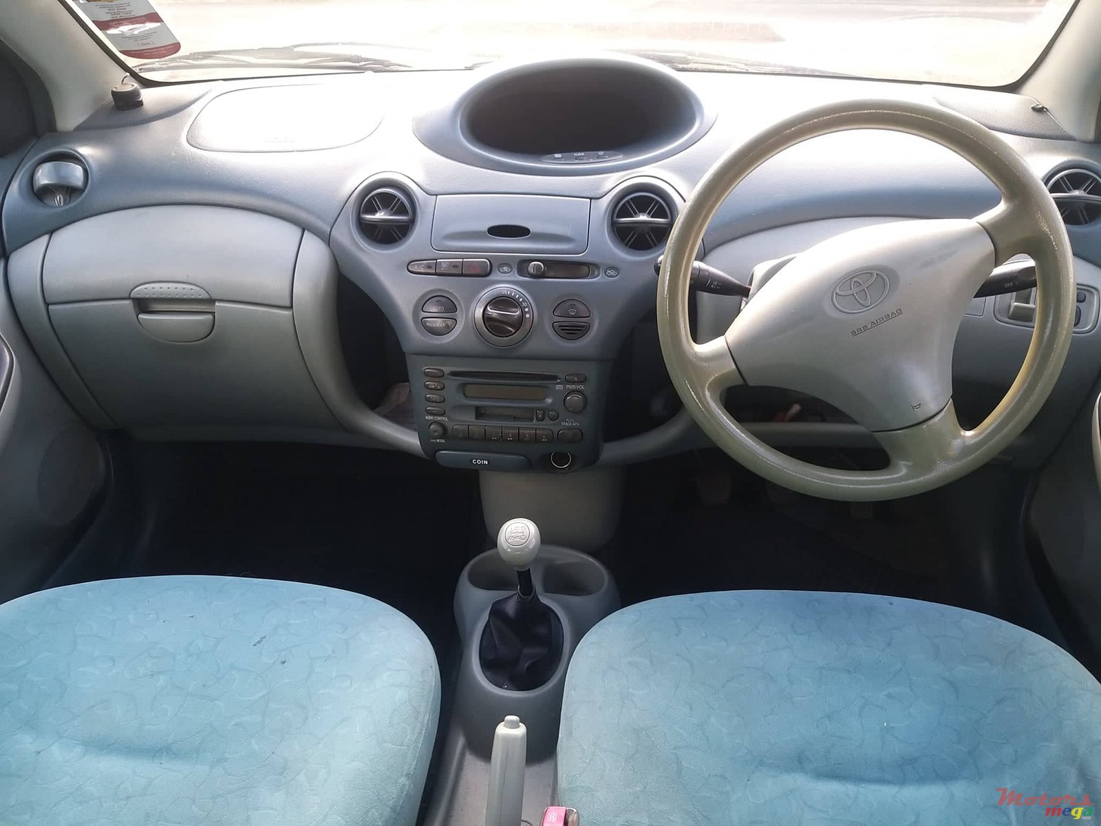 1999' Toyota Vitz SCP10 photo #5