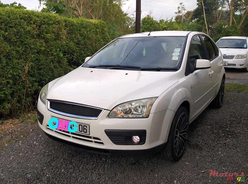 2006' Ford Focus HATCHBACK 1.4L photo #1