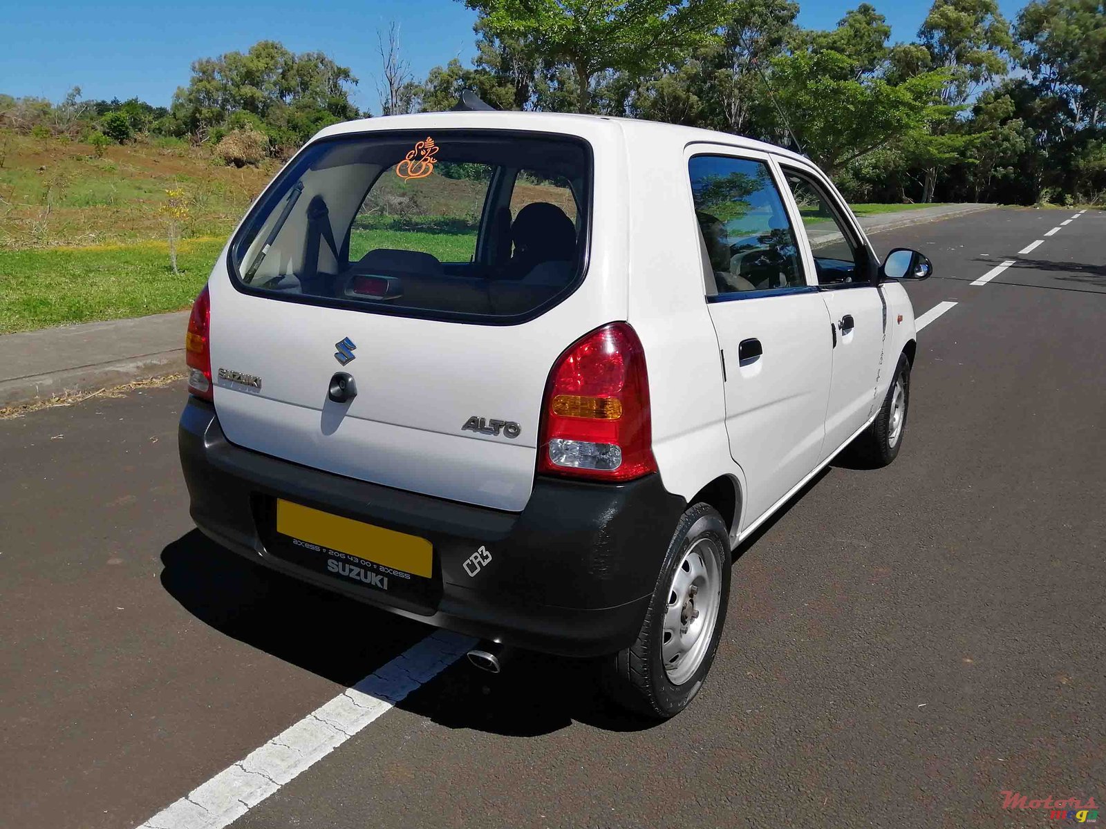 2011' Suzuki Alto photo #3