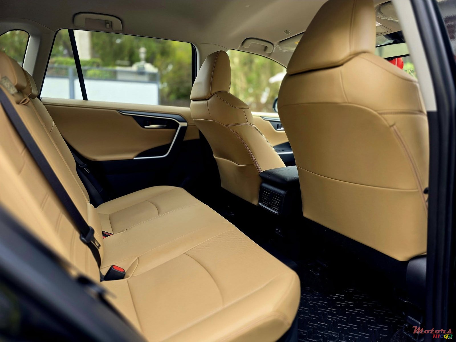 2024' Toyota RAV4 photo #5