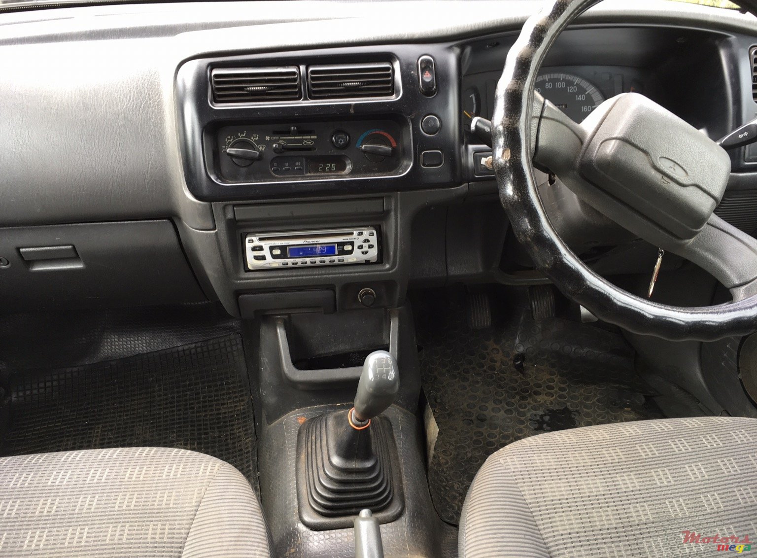 2005' Mitsubishi L 200 photo #2