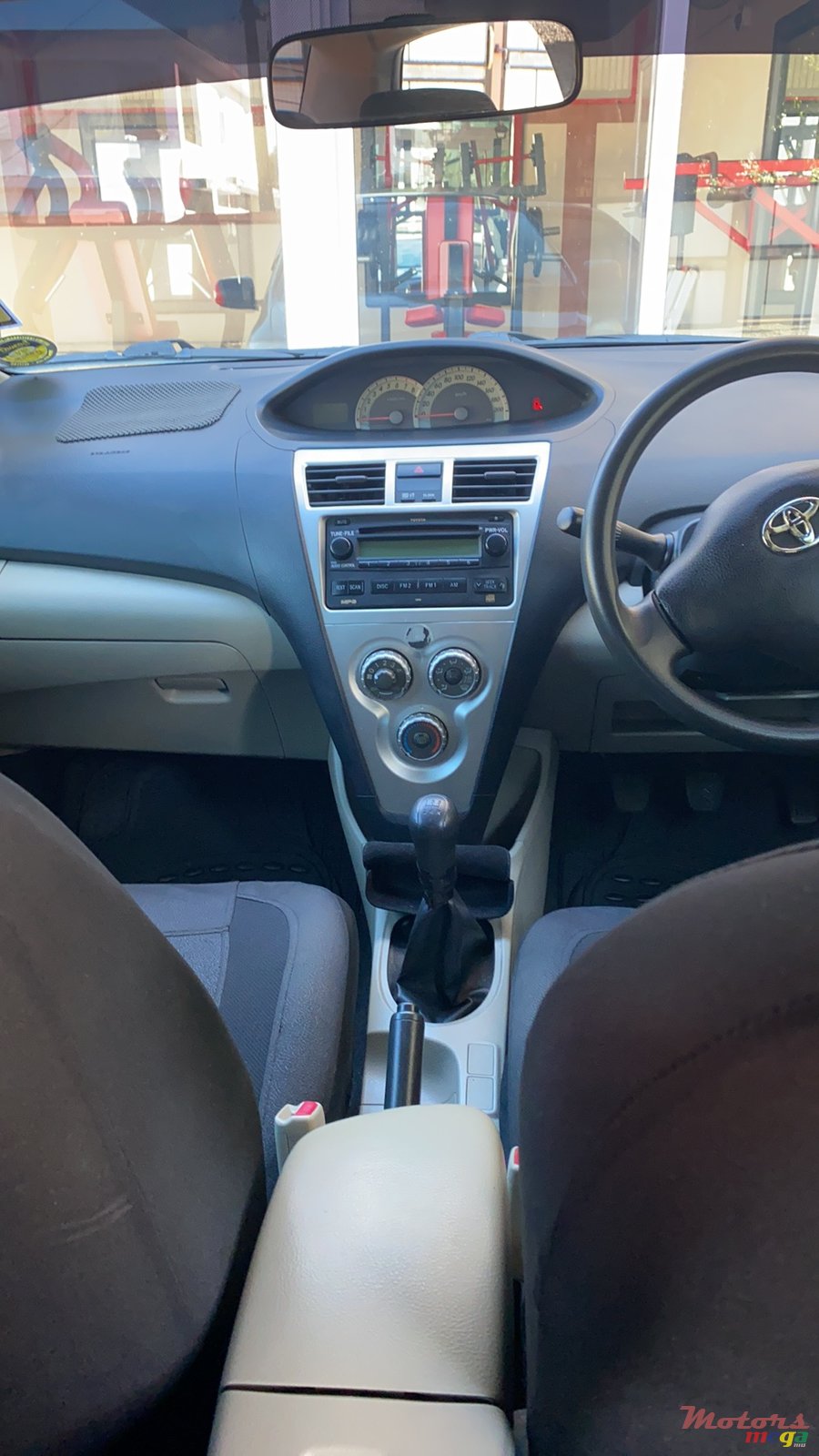 2007' Toyota Yaris Sedan photo #3