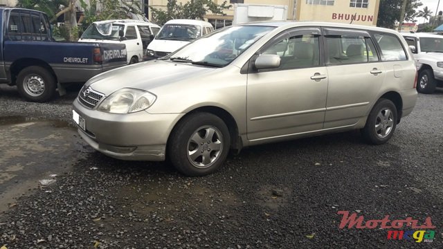 2002' Toyota Fielder photo #2