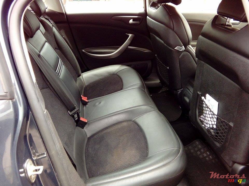 2009' Citroen C5 2.0 HDi photo #3