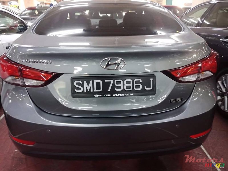 2015' Hyundai Elantra photo #2