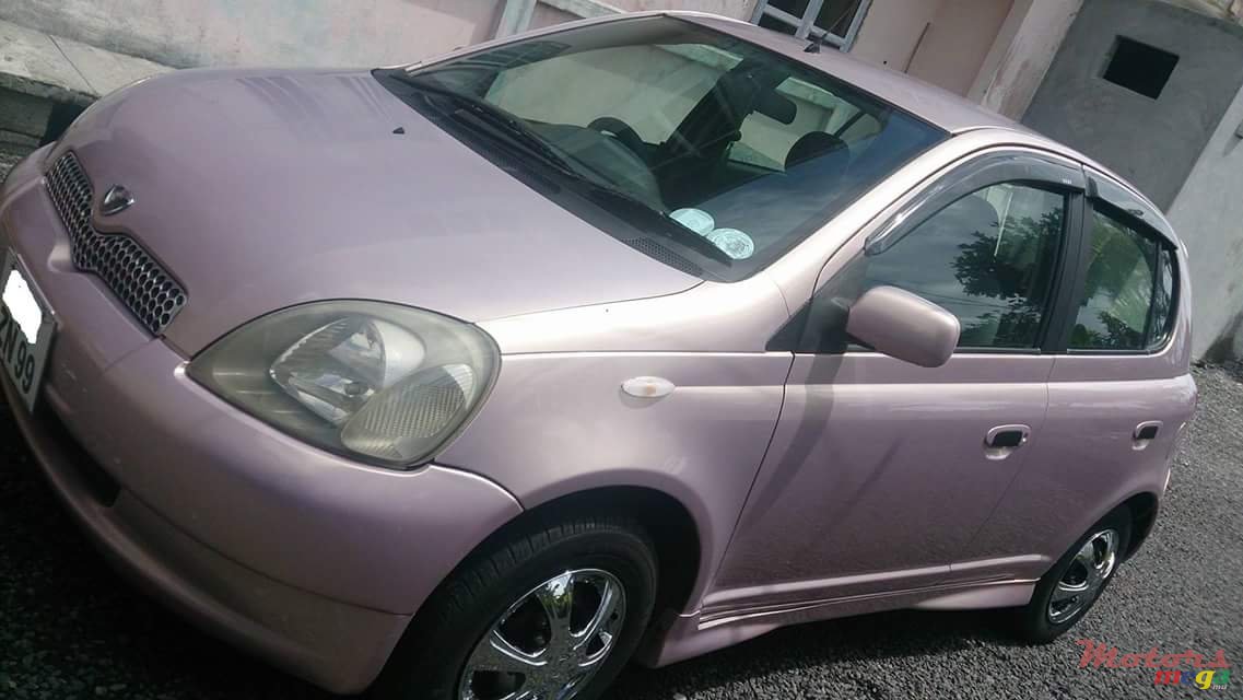 1999' Toyota Vitz photo #4