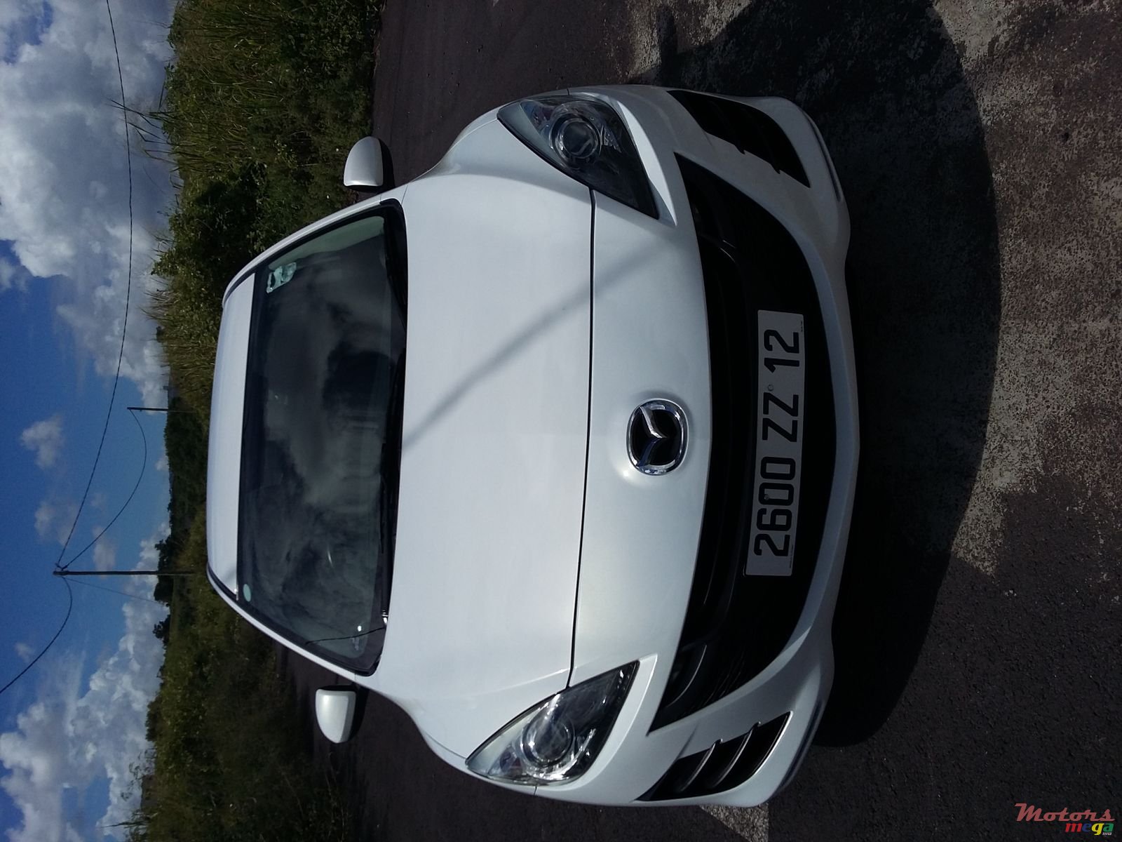 2012' Mazda Axela photo #2