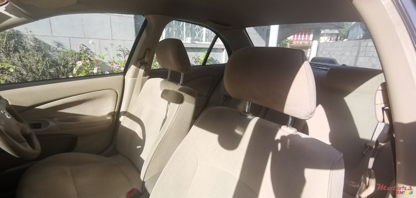 2004' Nissan Sunny photo #6