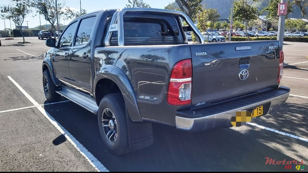 2015' Toyota Hilux As new, low mileage photo #3