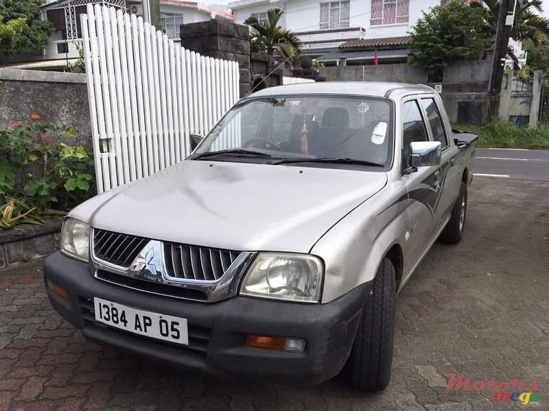 2005' Mitsubishi L 200 photo #1