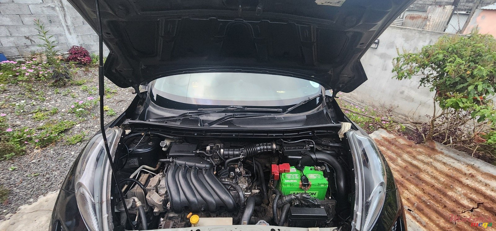 2010' Nissan Juke Headlight blackhousing photo #1