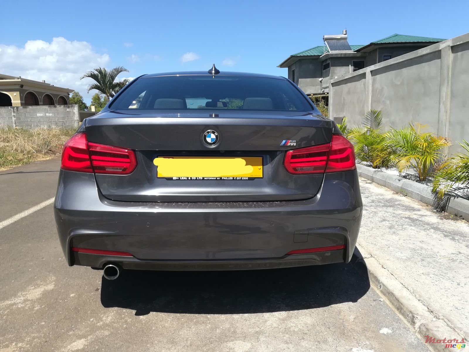 2017' BMW 318 photo #2