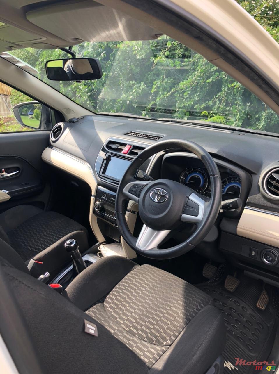 2018' Toyota Rush photo #4