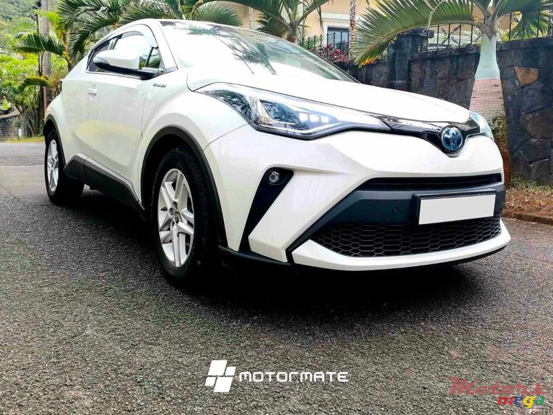 2020' Toyota C-HR 1.8 photo #1