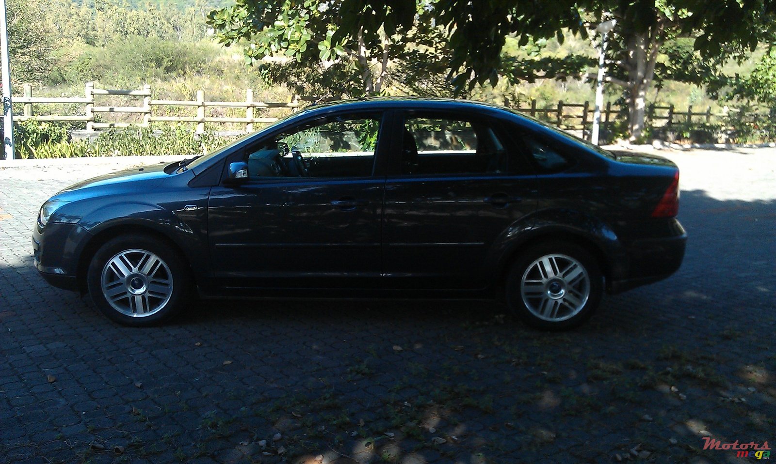 2008' Ford Focus photo #2
