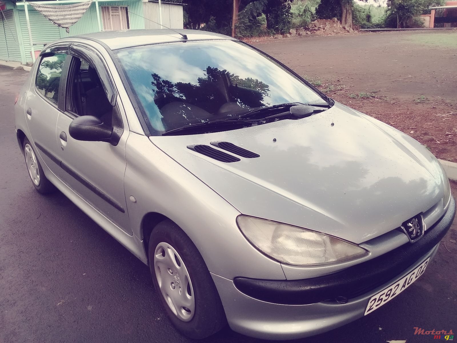 2002' Peugeot 206 1124cc photo #2