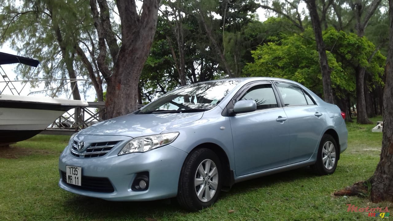 2011' Toyota Corolla photo #1