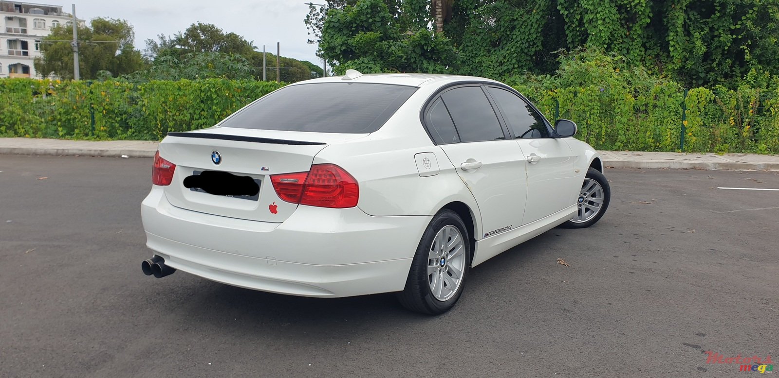 2010' BMW 318 i photo #4