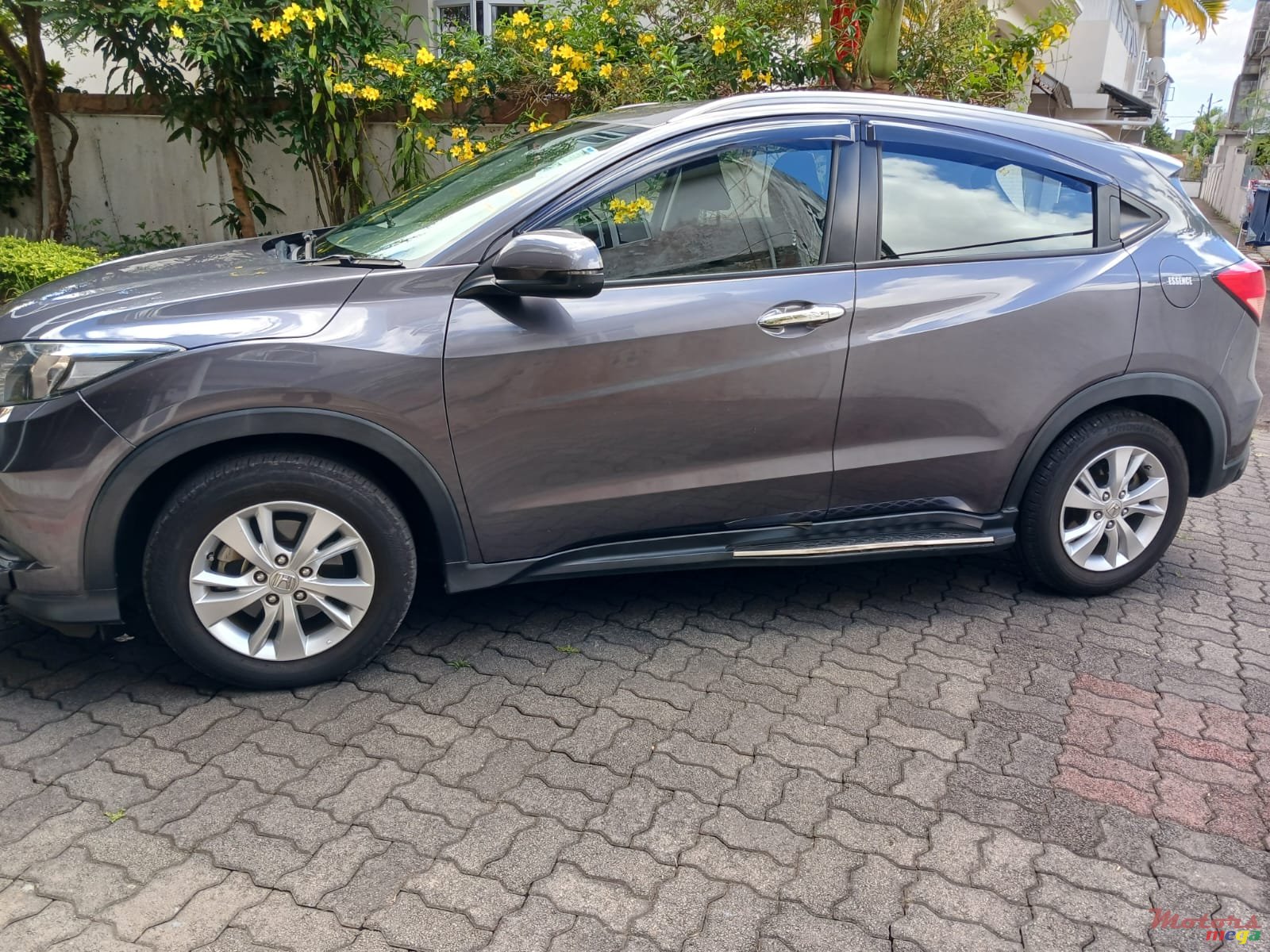 2017' Honda HR-V photo #2