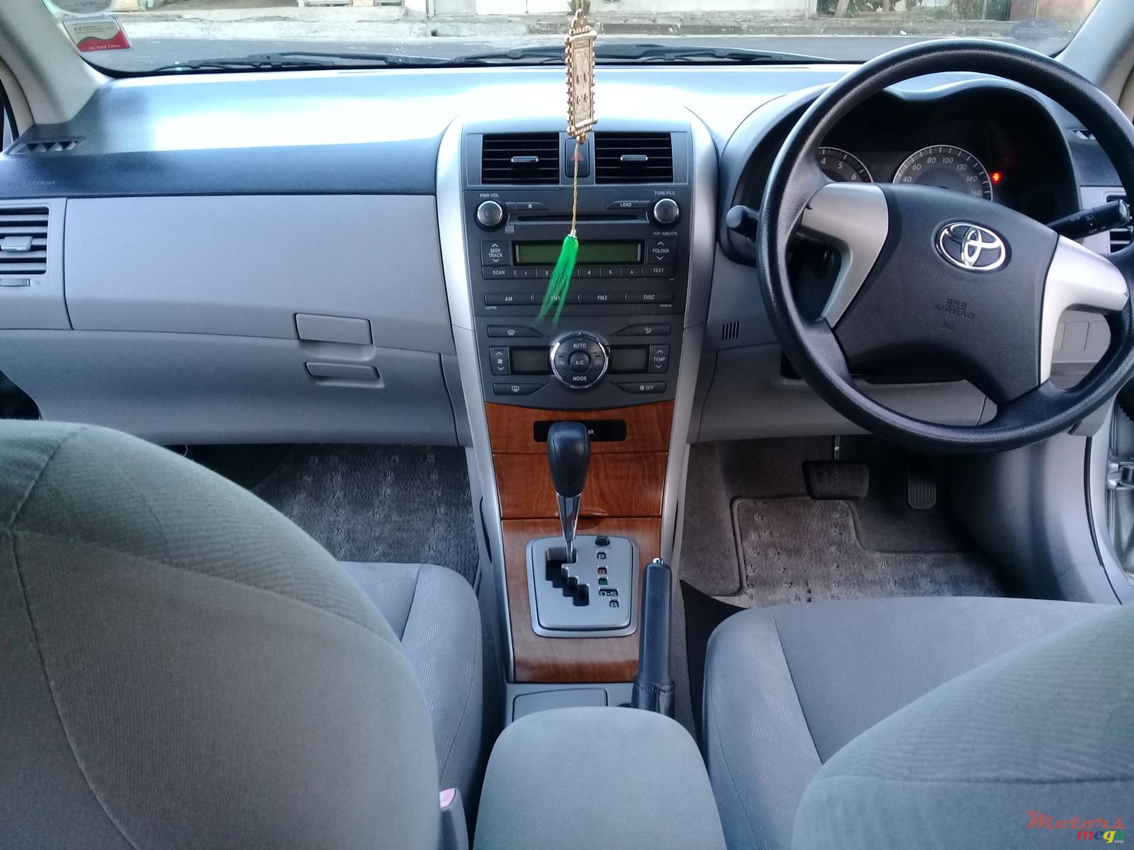 2009' Toyota Axio G edition photo #3