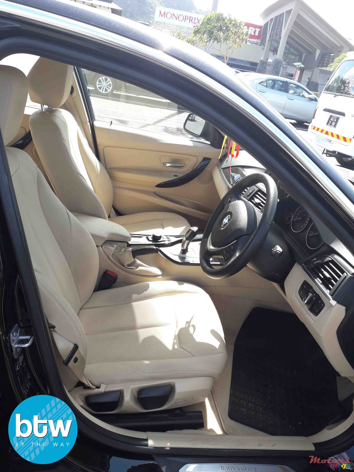 2014' BMW 320 photo #5