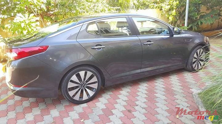 2012' Kia Opirus photo #2