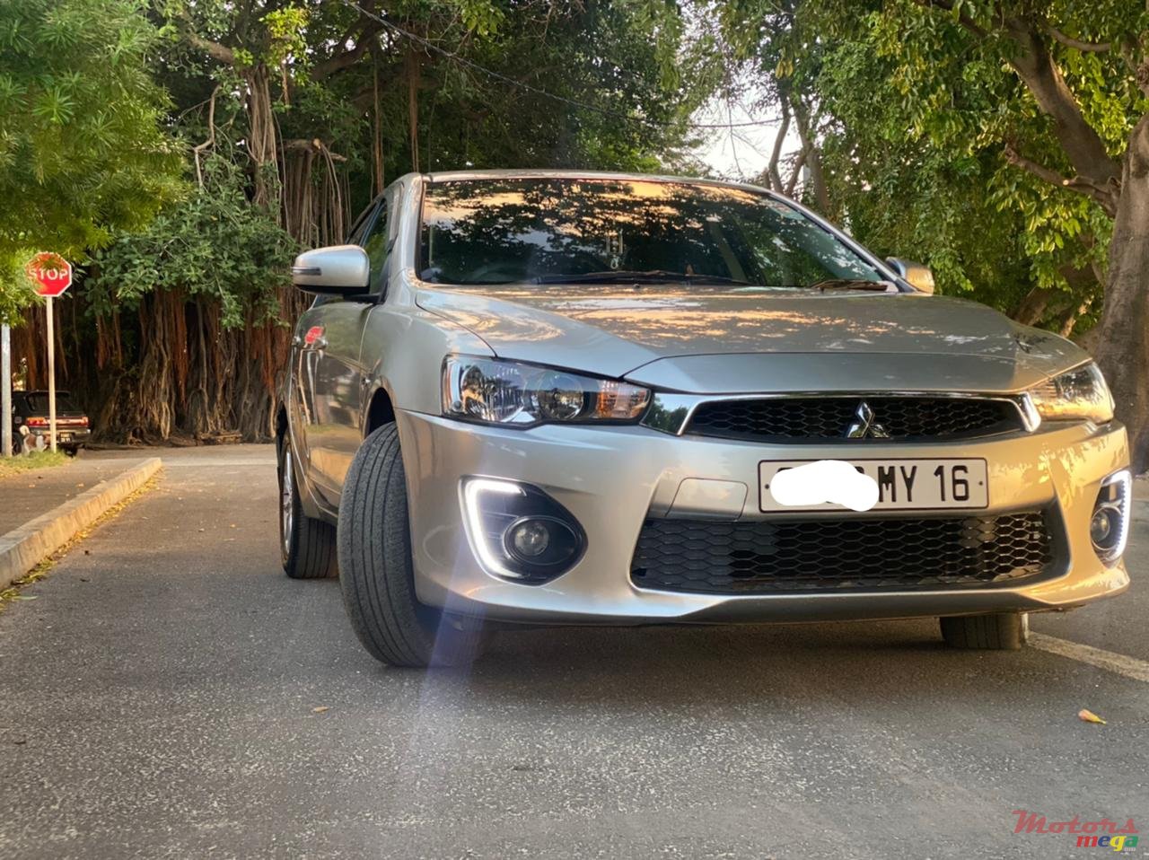 2016' Mitsubishi Lancer photo #1
