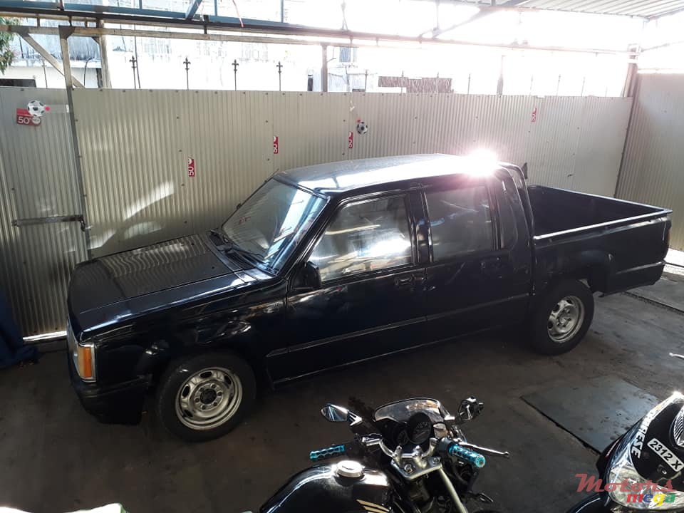 1995' Mitsubishi L200 photo #1