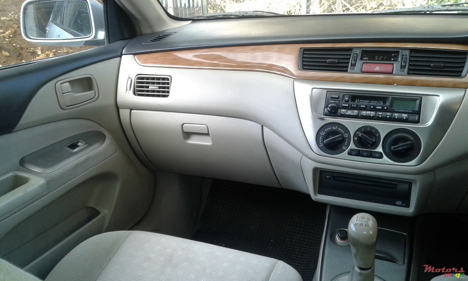 2003' Mitsubishi Lancer photo #5