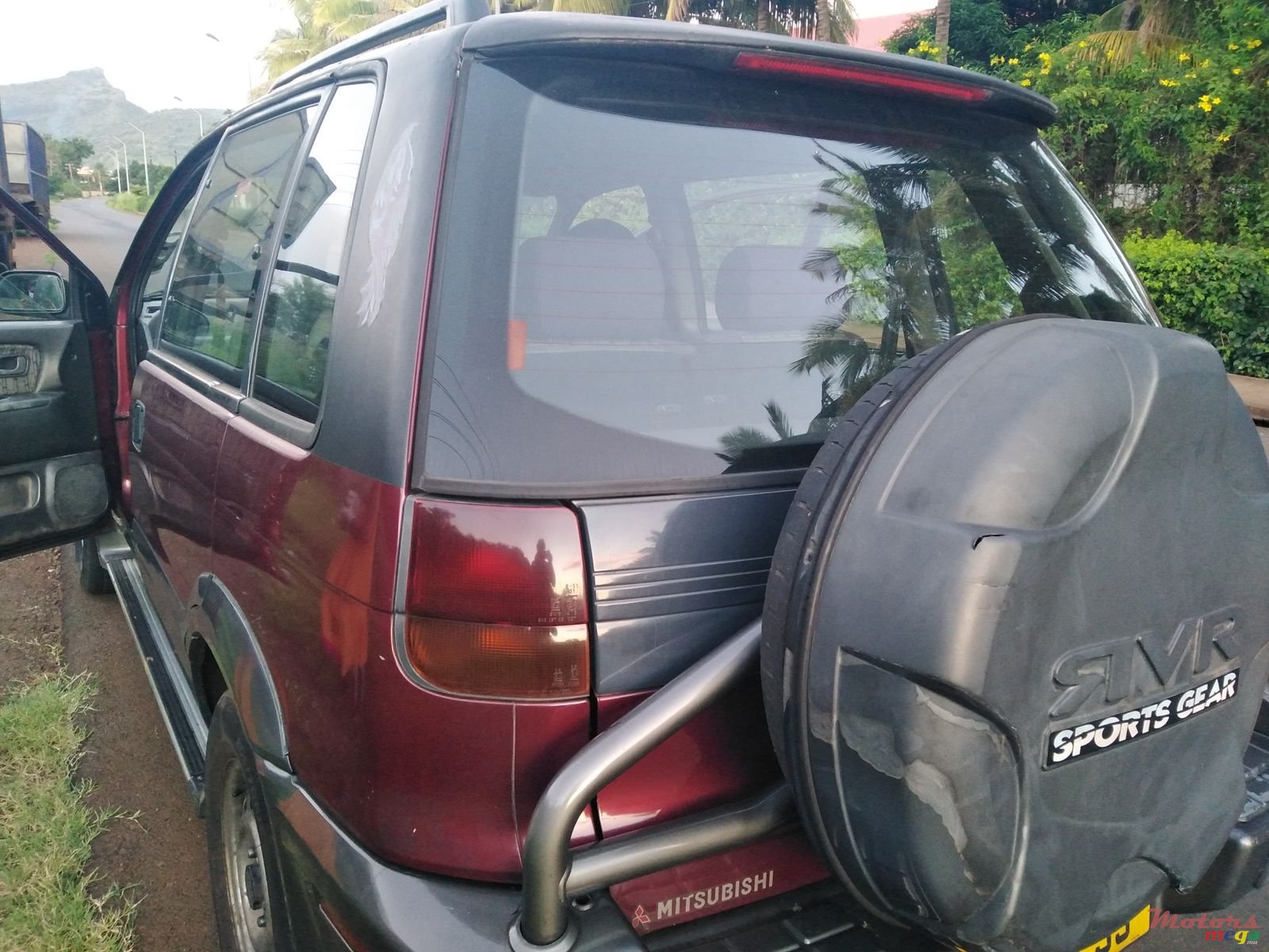 1995' Mitsubishi RVR photo #3