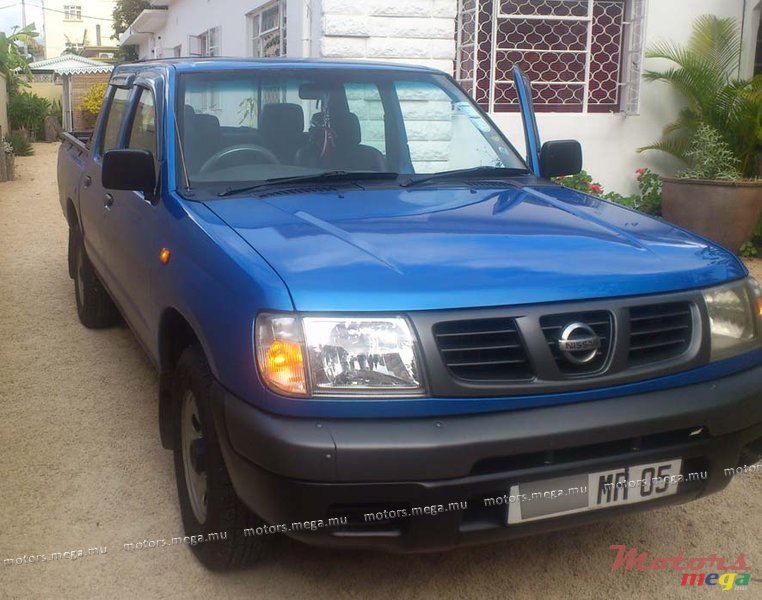 2005' Nissan Hardbody photo #1