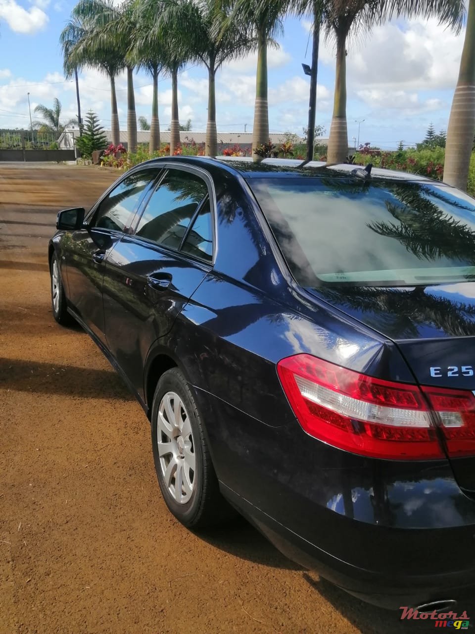 2010' Mercedes-Benz E-Class photo #1