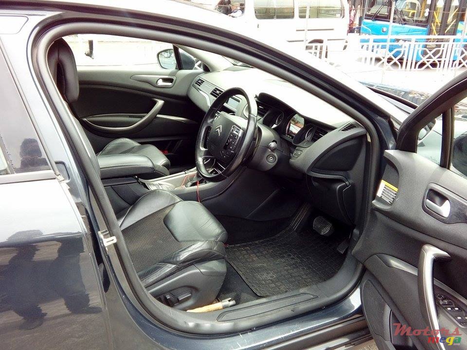 2009' Citroen C5 2.0 HDi photo #6