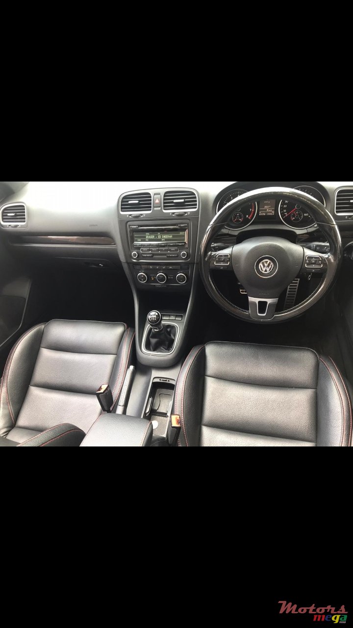 2013' Volkswagen Cabriolet photo #5