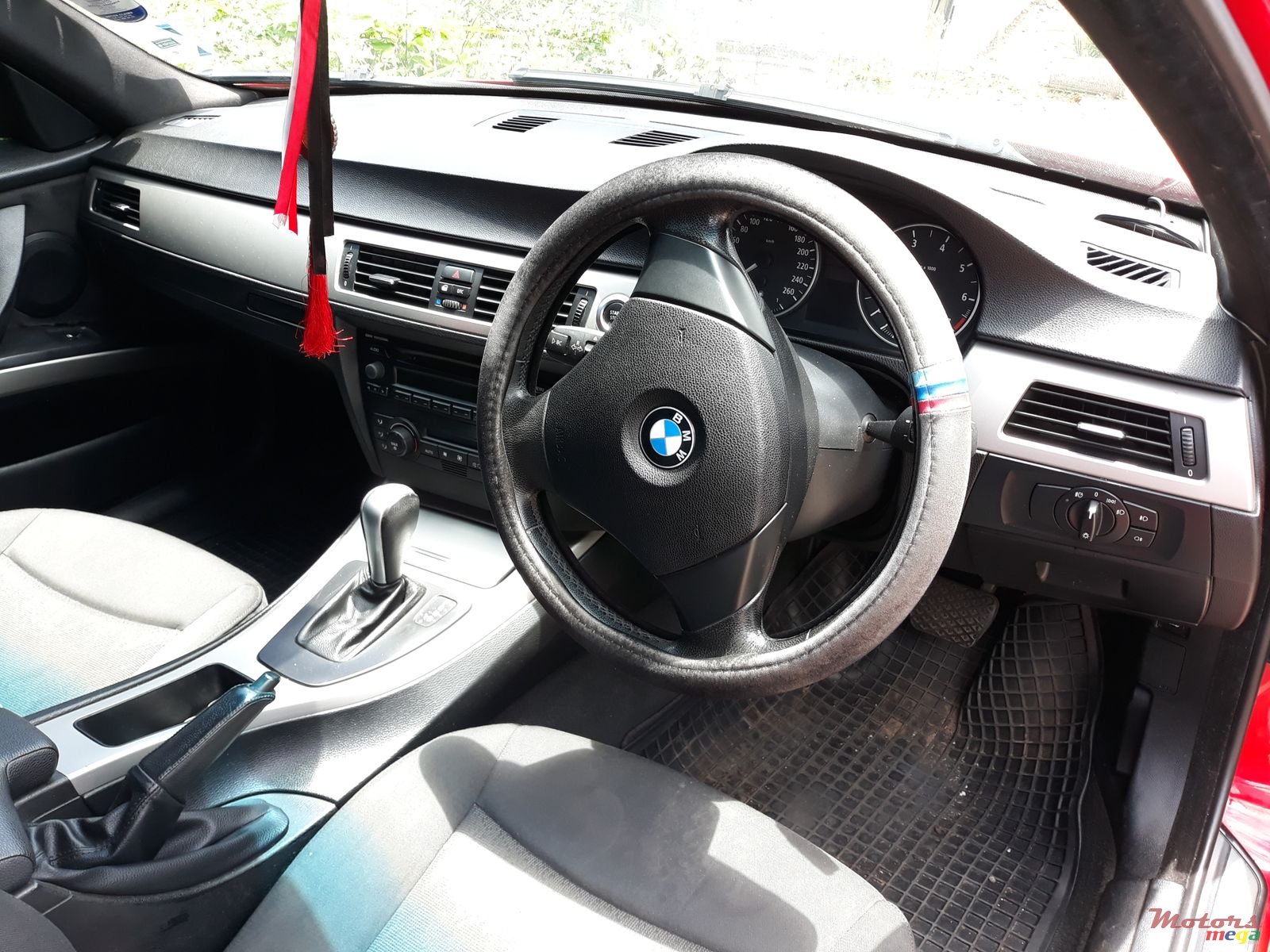 2006' BMW 320 320i photo #3