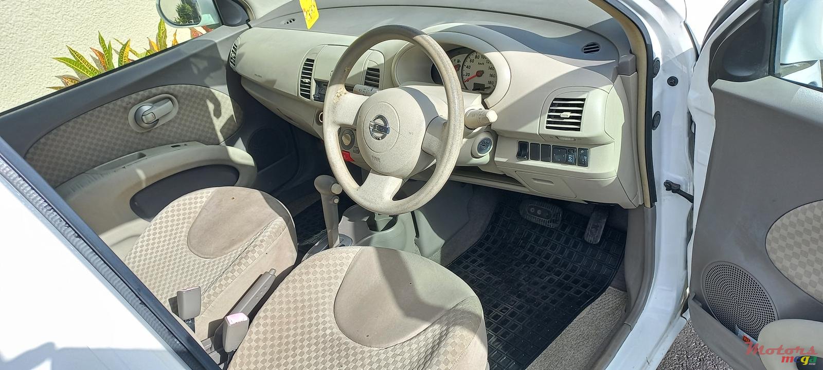 2009' Nissan March photo #1