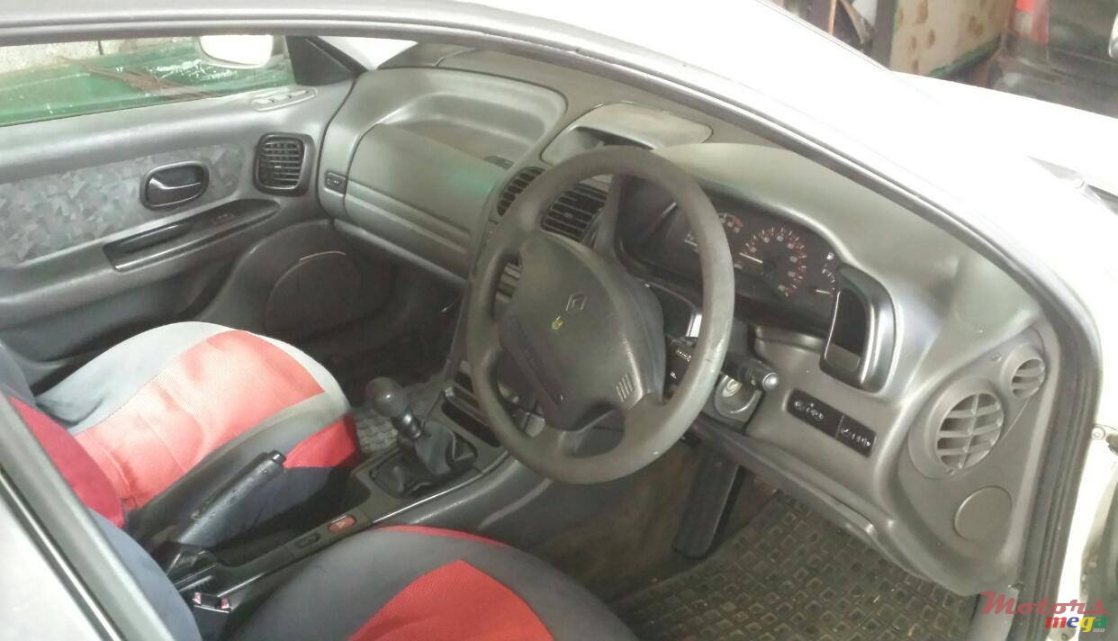 1996' Renault Laguna photo #1
