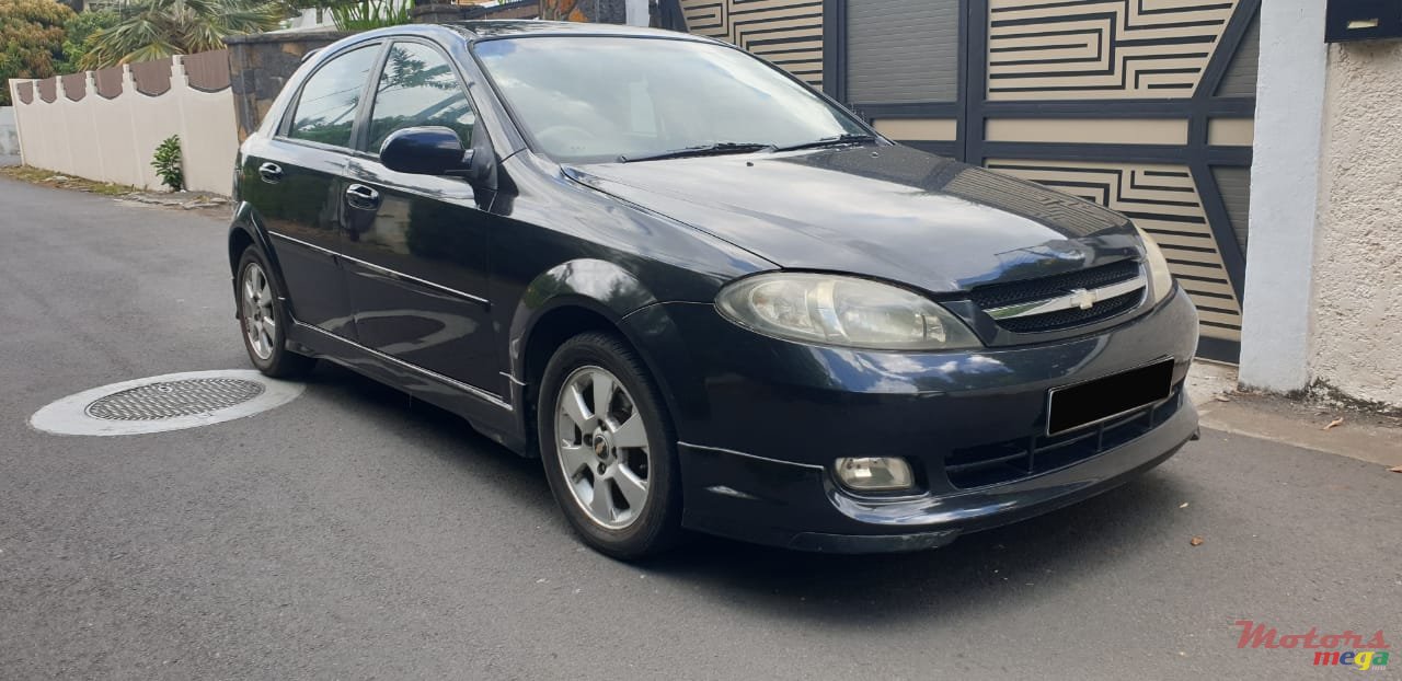 2009' Chevrolet Optra photo #1