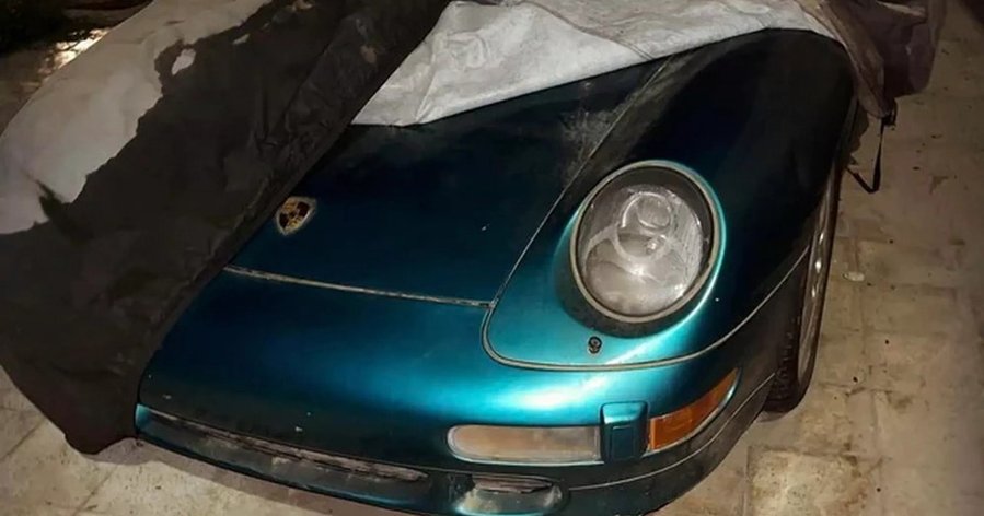 Personne n'a pris soin de cette Porsche 911 Turbo volée pendant plusieurs années