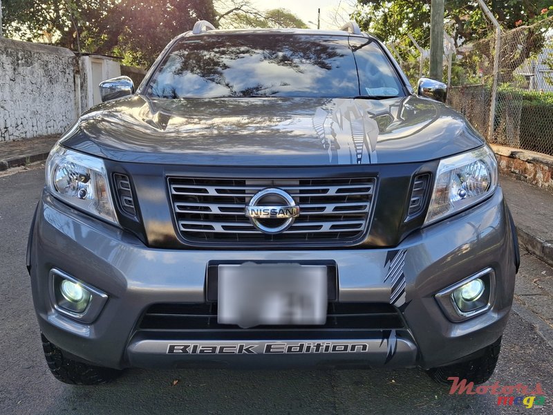 2021' Nissan Navara photo #1