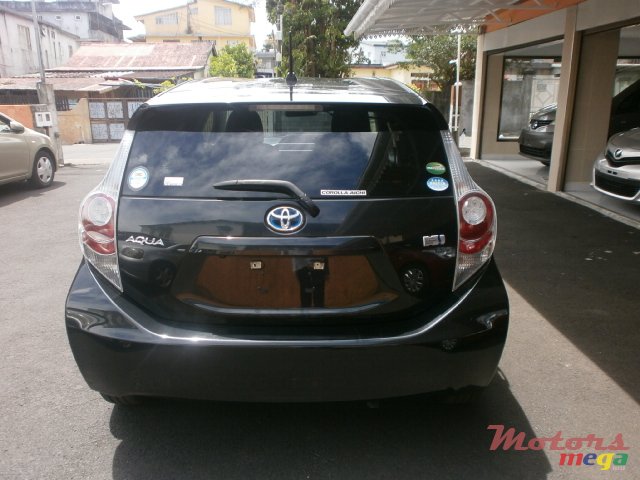 2013' Toyota Prius c AQUA photo #3