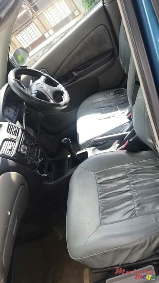 2001' Nissan Sunny photo #6